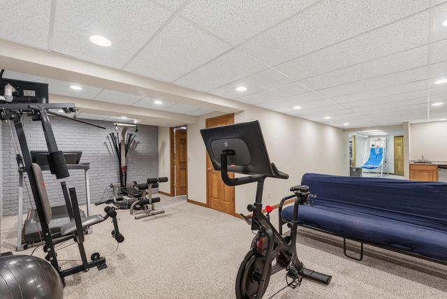 1414 W El Rancho DRIVE, Mequon, WI 53092