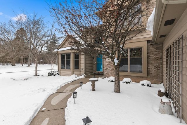 1414 W El Rancho DRIVE, Mequon, WI 53092