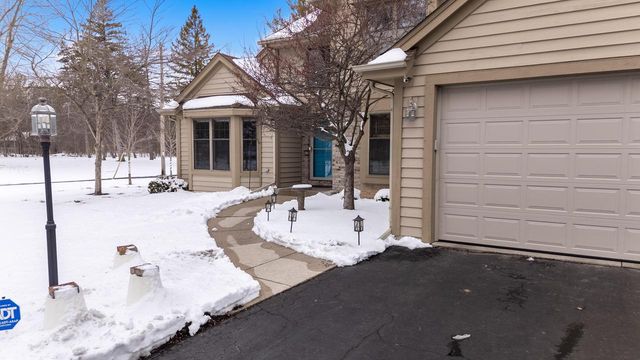 1414 W El Rancho DRIVE, Mequon, WI 53092
