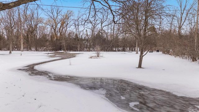 1414 W El Rancho DRIVE, Mequon, WI 53092