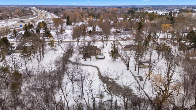 1414 W El Rancho DRIVE, Mequon, WI 53092
