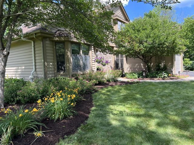 1414 W El Rancho DRIVE, Mequon, WI 53092