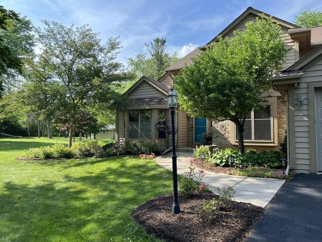 1414 W El Rancho DRIVE, Mequon, WI 53092