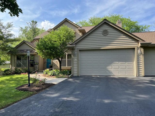 1414 W El Rancho DRIVE, Mequon, WI 53092
