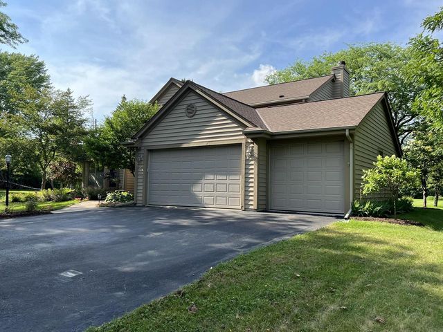 1414 W El Rancho DRIVE, Mequon, WI 53092