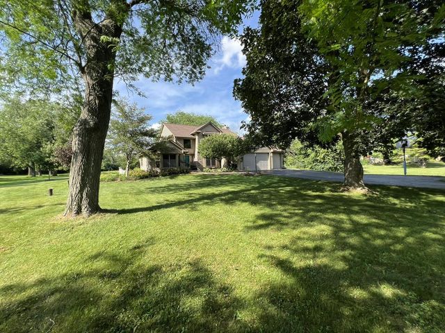 1414 W El Rancho DRIVE, Mequon, WI 53092