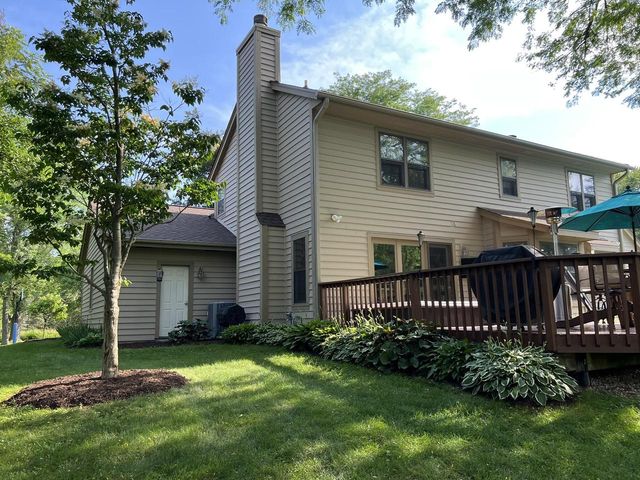 1414 W El Rancho DRIVE, Mequon, WI 53092