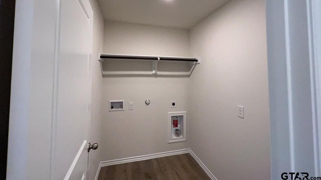 151 Dry Creek Lane, Canton, TX 75103