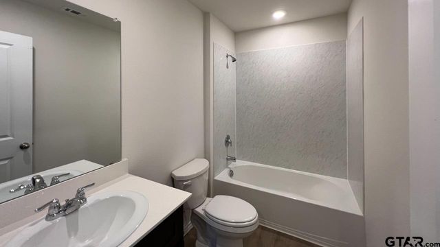 151 Dry Creek Lane, Canton, TX 75103