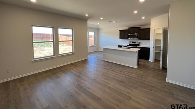 151 Dry Creek Lane, Canton, TX 75103