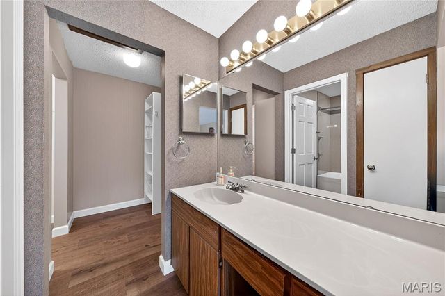 827 Edgewood Drive, Lake St Louis, MO 63367