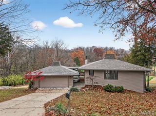 827 Edgewood Drive, Lake St Louis, MO 63367