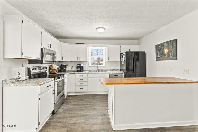 144 Zeb Grindstaff Road, Elizabethton, TN 37643