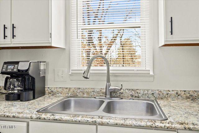 144 Zeb Grindstaff Road, Elizabethton, TN 37643