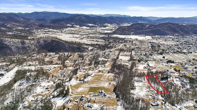 144 Zeb Grindstaff Road, Elizabethton, TN 37643