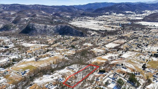 144 Zeb Grindstaff Road, Elizabethton, TN 37643