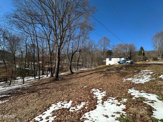 144 Zeb Grindstaff Road, Elizabethton, TN 37643