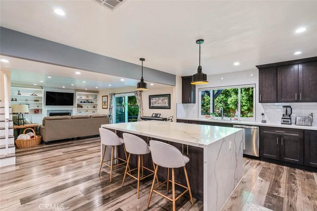 6321 Balcom Avenue, Encino, CA 91316