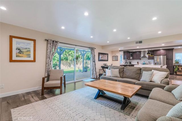 6321 Balcom Avenue, Encino, CA 91316