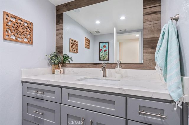 6321 Balcom Avenue, Encino, CA 91316