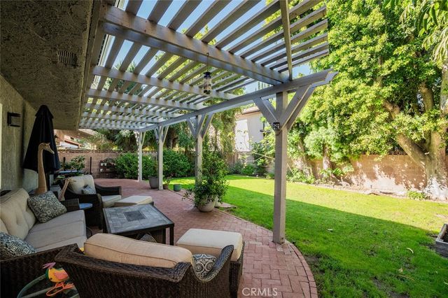 6321 Balcom Avenue, Encino, CA 91316