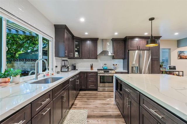 6321 Balcom Avenue, Encino, CA 91316