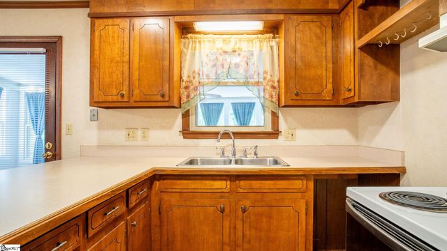 620 Creighton Drive, Taylors, SC 29687