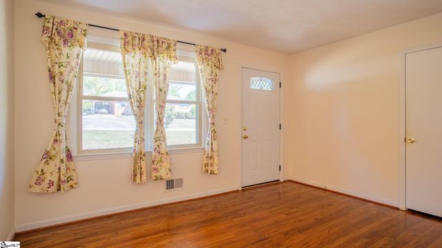 620 Creighton Drive, Taylors, SC 29687