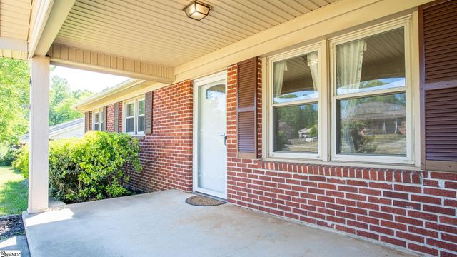 620 Creighton Drive, Taylors, SC 29687