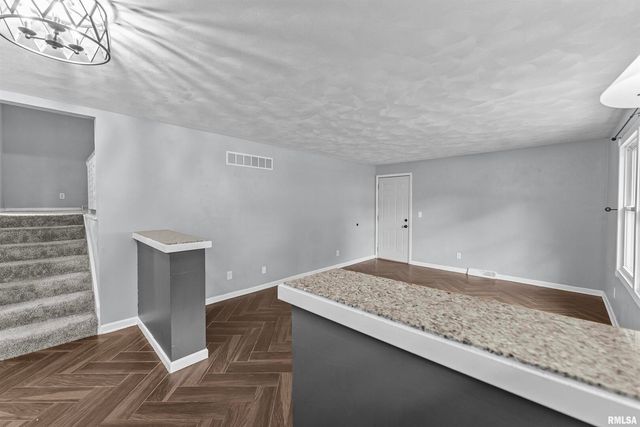 1453 W 41 Street, Davenport, IA 52806