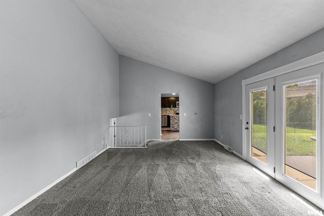 1453 W 41 Street, Davenport, IA 52806