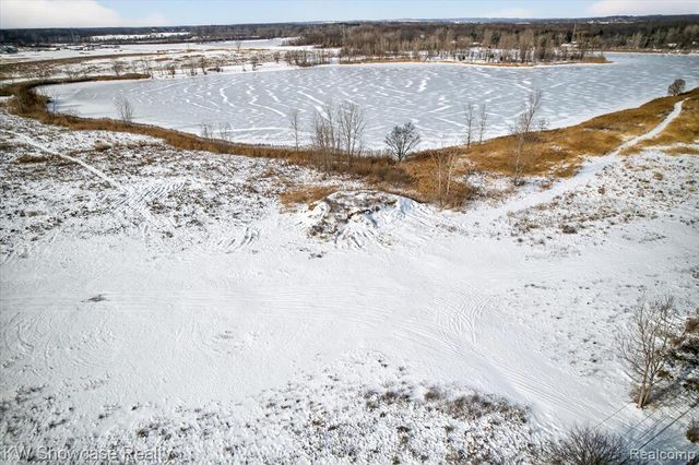 00 Johns Road, South Lyon, MI 48178