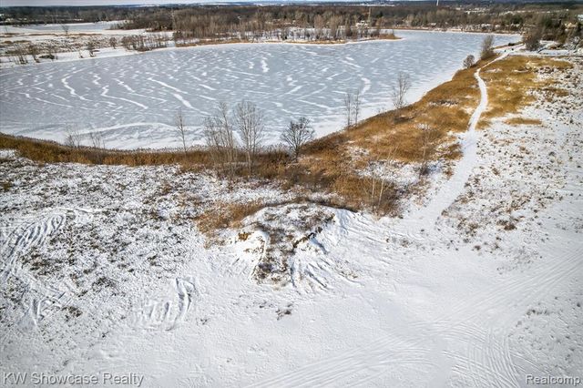 00 Johns Road, South Lyon, MI 48178