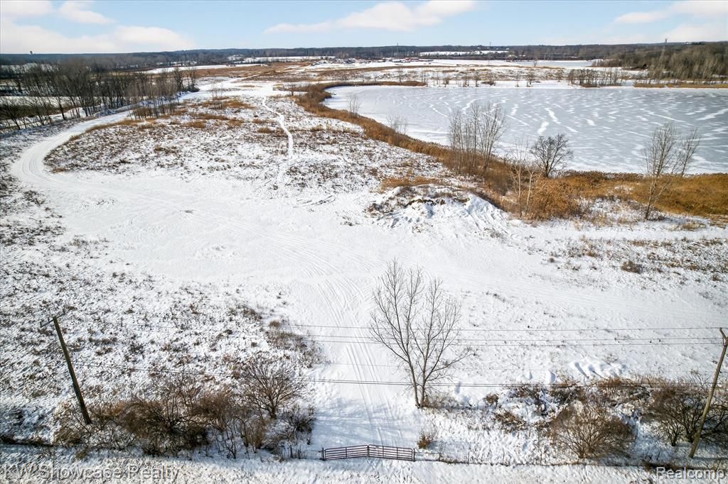 00 Johns Road, South Lyon, MI 48178