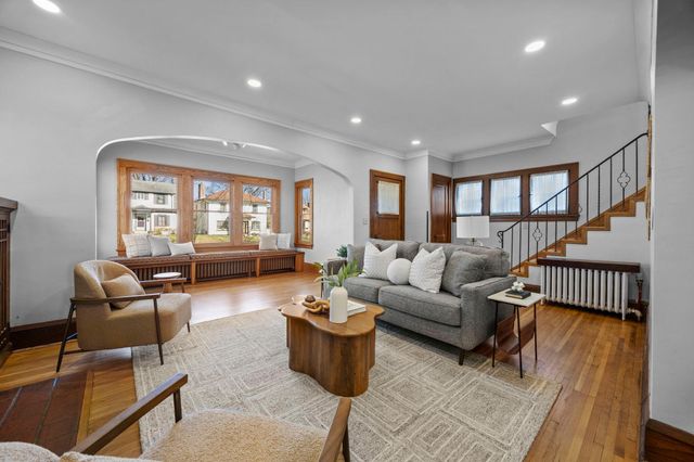 4032 Grand Avenue S, Minneapolis, MN 55409