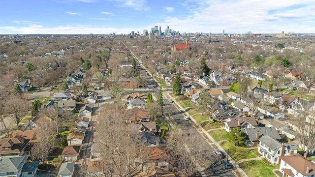 4032 Grand Avenue S, Minneapolis, MN 55409