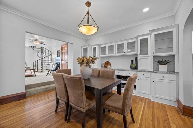 4032 Grand Avenue S, Minneapolis, MN 55409