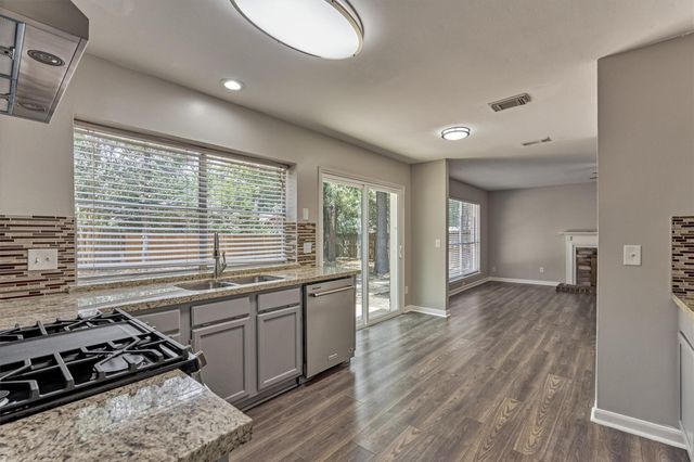 23 Ridgecross Place, The Woodlands, TX 77381