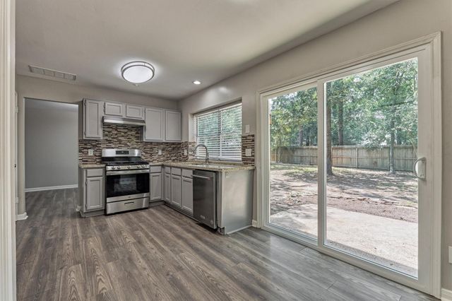 23 Ridgecross Place, The Woodlands, TX 77381