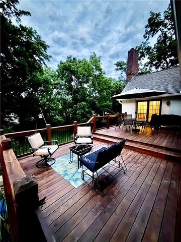 1911 NW Wildwood Court, Blue Springs, MO 64015