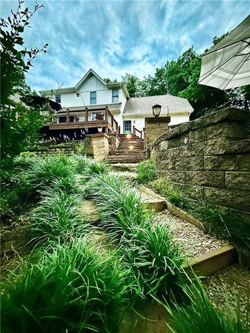 1911 NW Wildwood Court, Blue Springs, MO 64015