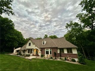 1911 NW Wildwood Court, Blue Springs, MO 64015