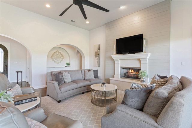 2501 Woodbine CIR, Georgetown, TX 78628
