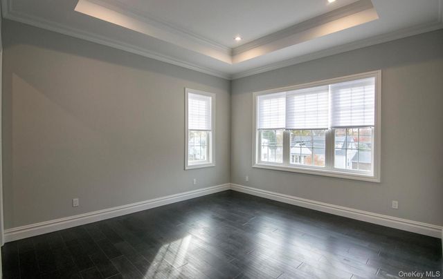 2 Seaman, Glen Cove, NY 11542