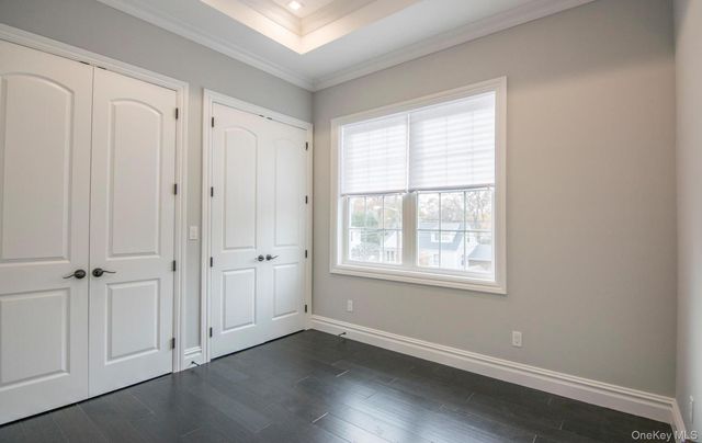 2 Seaman, Glen Cove, NY 11542