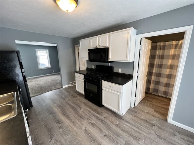 1046 Ducey Avenue, Muskegon, MI 49442