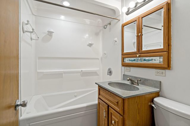 7184 Cooper Avenue, Inver Grove Heights, MN 55076