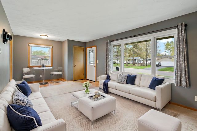 7184 Cooper Avenue, Inver Grove Heights, MN 55076