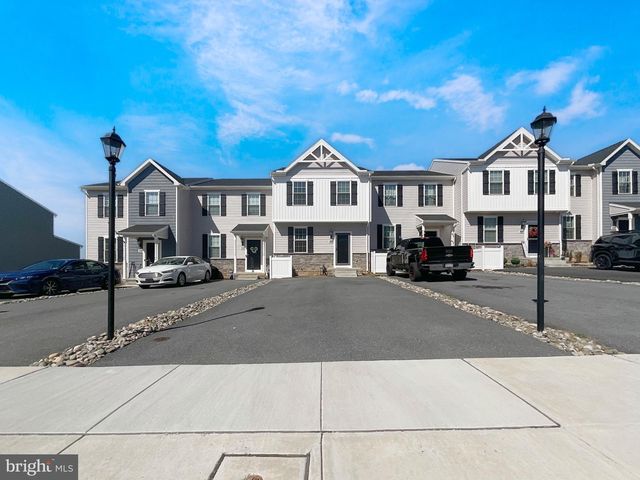 109 HOLSTEIN DR, Hanover, PA 17331