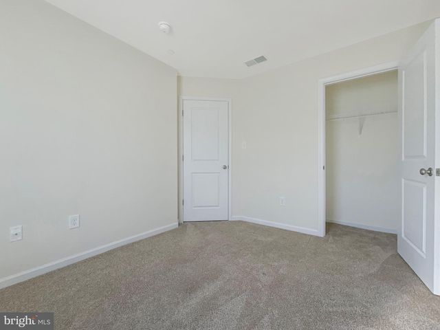 109 HOLSTEIN DR, Hanover, PA 17331